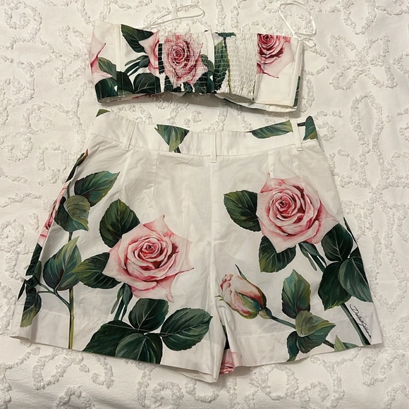 Dolce & Gabbana POPLIN TOP & SHORTS WITH TROPICAL ROSE Print ( IT 38) - Picture 7 of 7